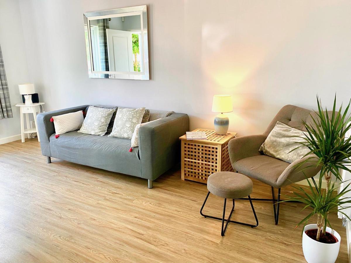 Lovely 2 Bedroom, 2 Bathroom House With Parking. 플리머스 외부 사진