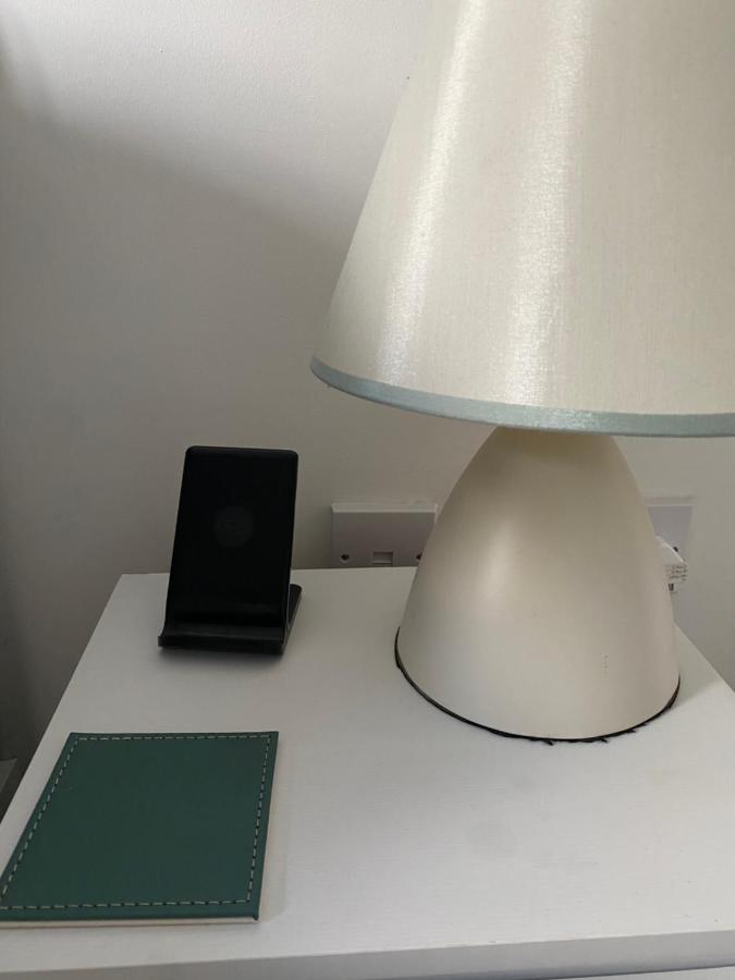 Lovely 2 Bedroom, 2 Bathroom House With Parking. 플리머스 외부 사진